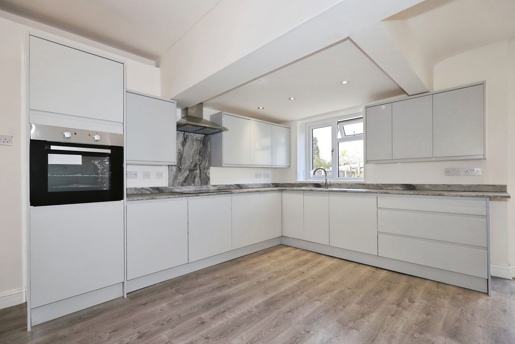 Property photo 2 of 22 Pbox-Img.Jpg