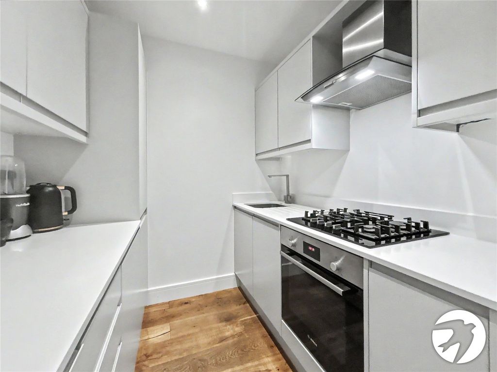 Property photo 3 of 17 Picture No. 16