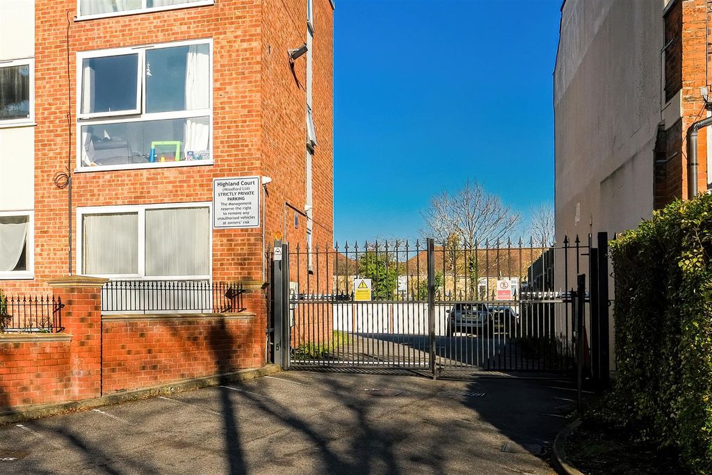 Property photo 3 of 7 1 Highland Court-7.Jpg