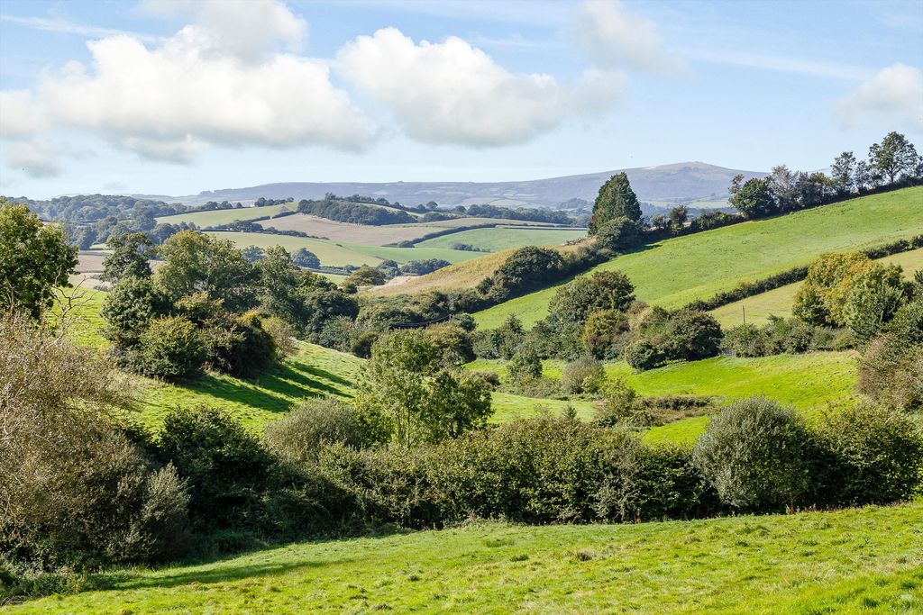 Property photo 2 of 15 Image