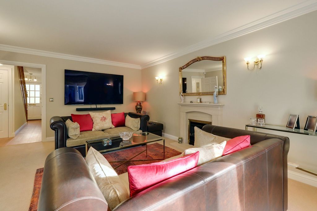 Property photo 3 of 22