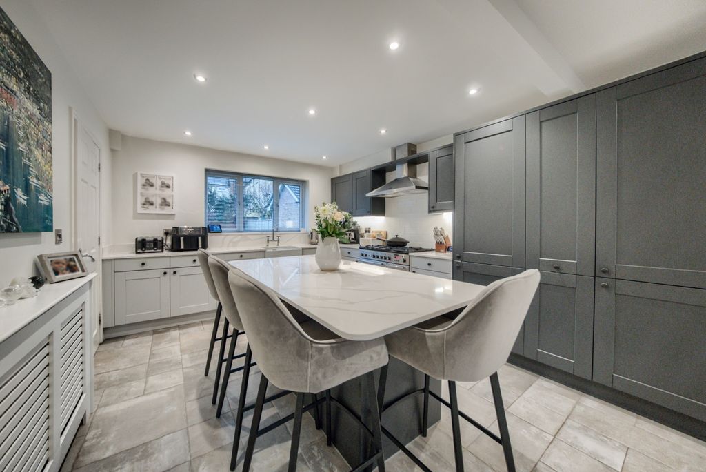 Property photo 2 of 24 Xt5A1110-Hdr(3) (1)