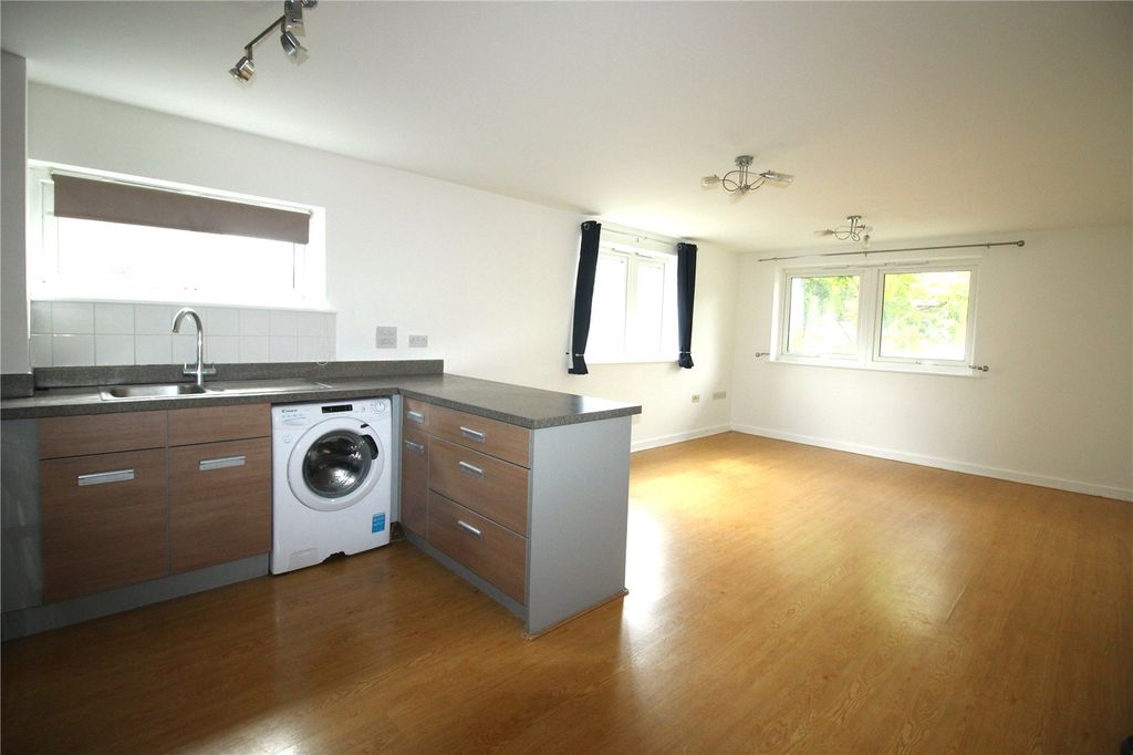 Property photo 2 of 8 Picture No. 07