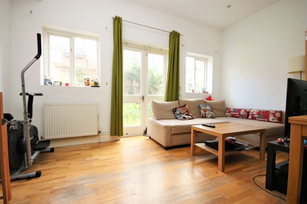 Property photo 2 of 9