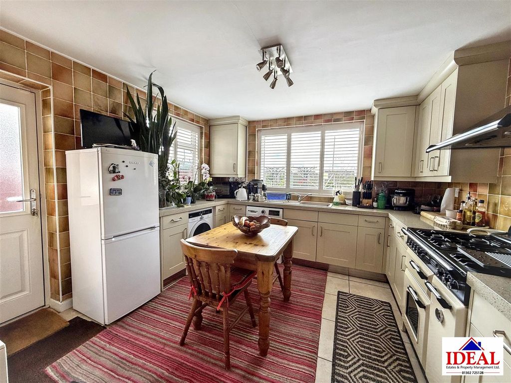 Property photo 2 of 19 Image00024.Jpg