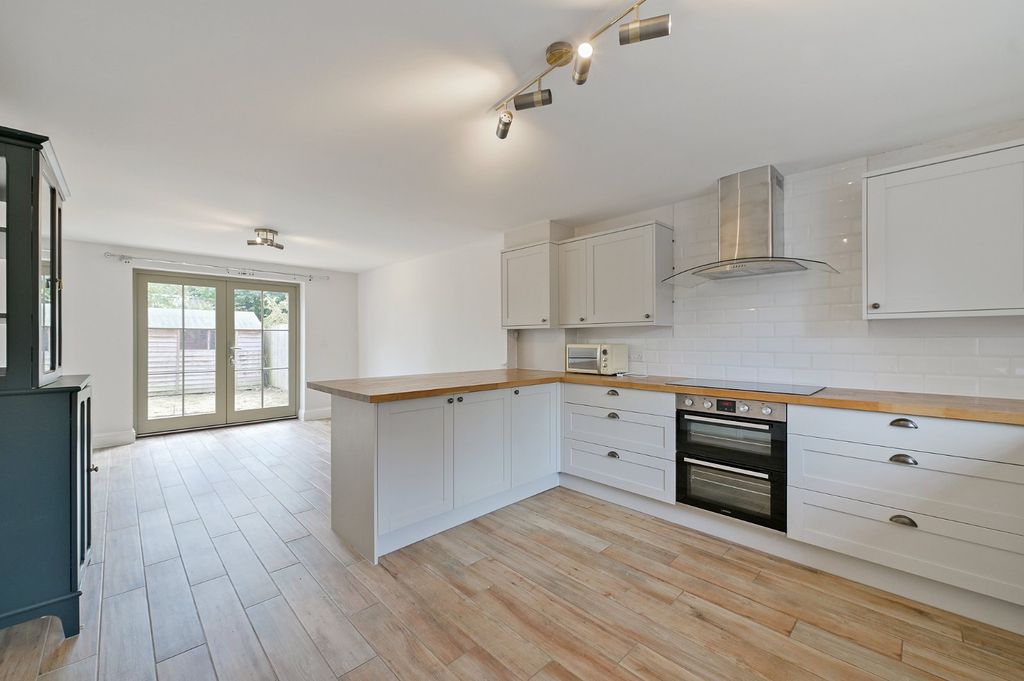 Property photo 3 of 10 Picture No. 06