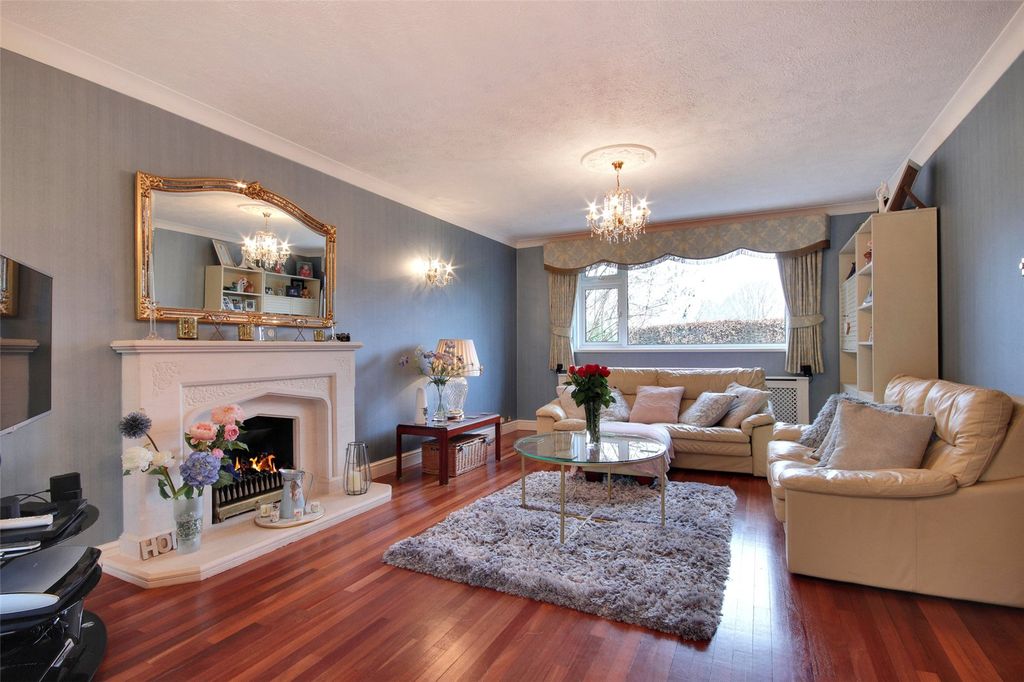 Property photo 2 of 12 Sitting Room