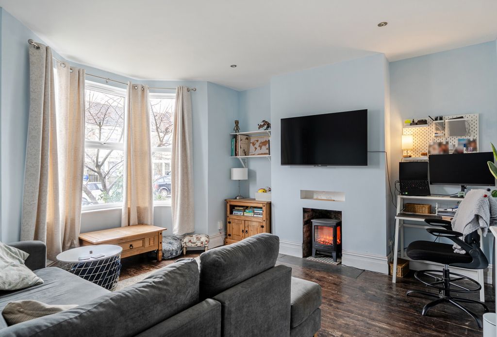 Property photo 2 of 17 1386560-20-69429A...