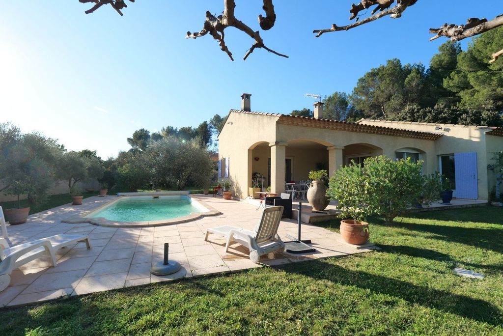 Property photo 1 of 14 Single Storey Villa With Swimming Pool &amp; T2 In Pélissanne