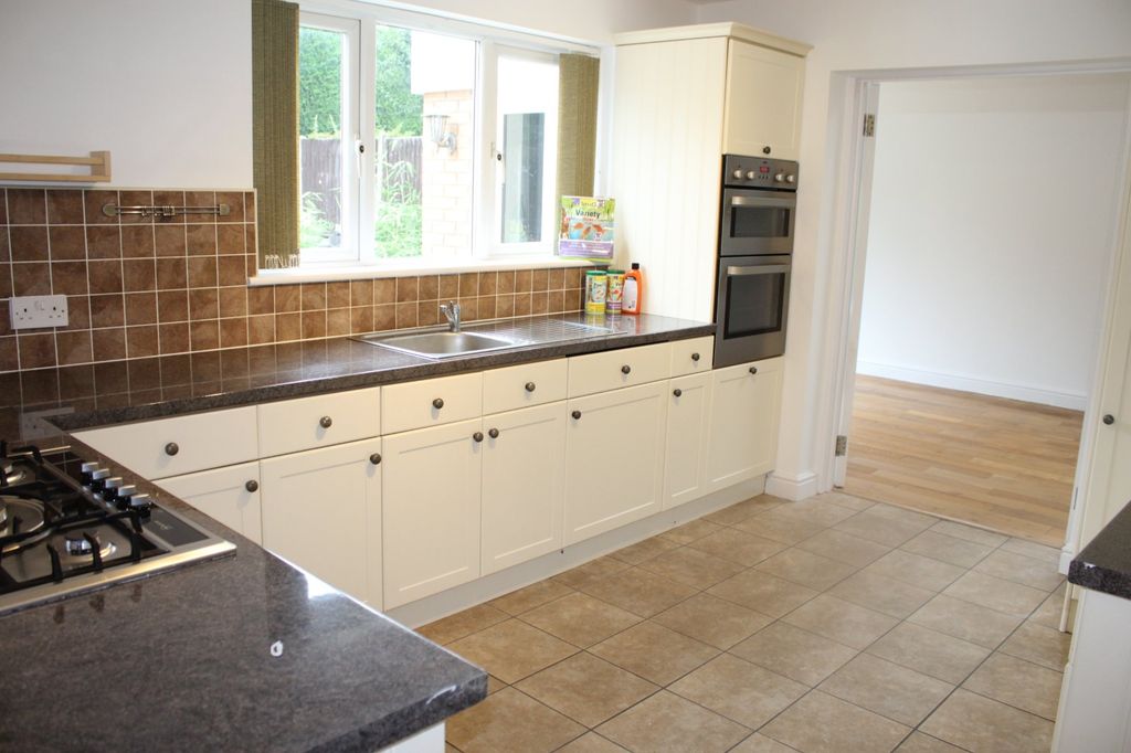 Property photo 2 of 24 Picture No. 36