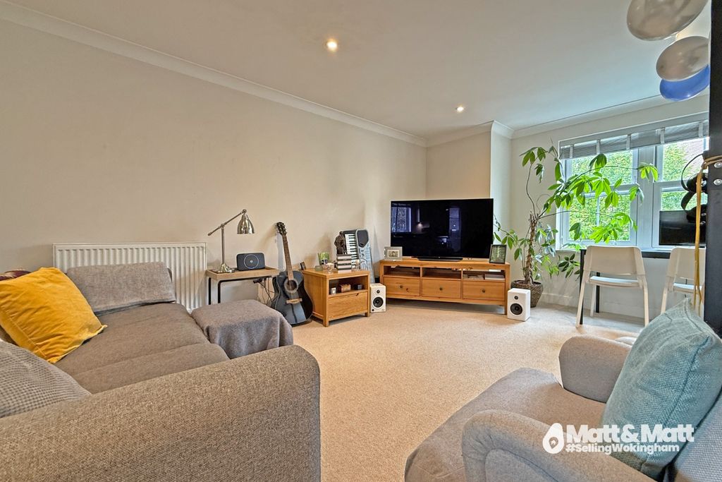 Property photo 2 of 7 4430035