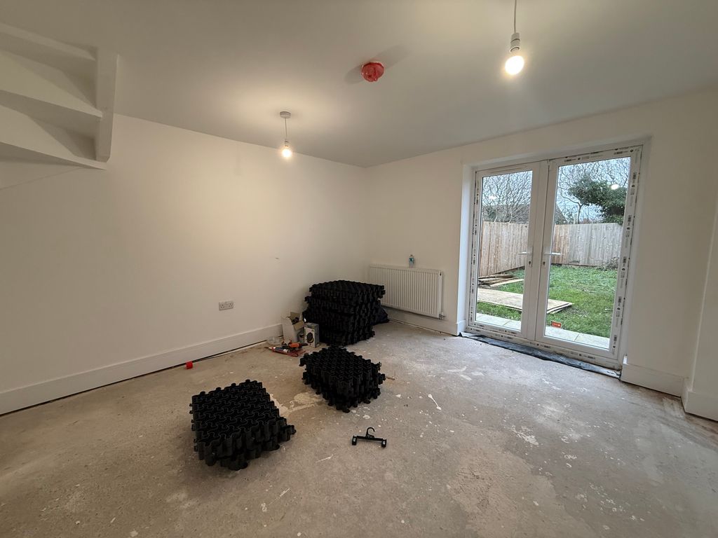 Property photo 3 of 10 Image