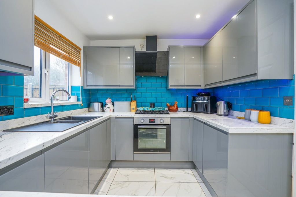 Property photo 2 of 25 29 Sycamore Avenue, Eggborough, Dn14 0Wu_Dsc06068.