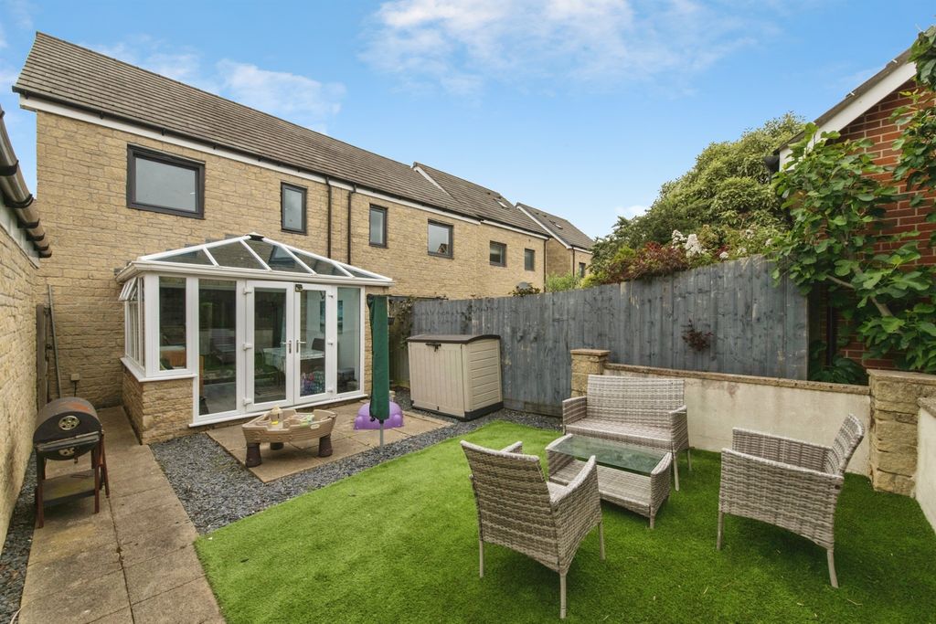 Property photo 2 of 17