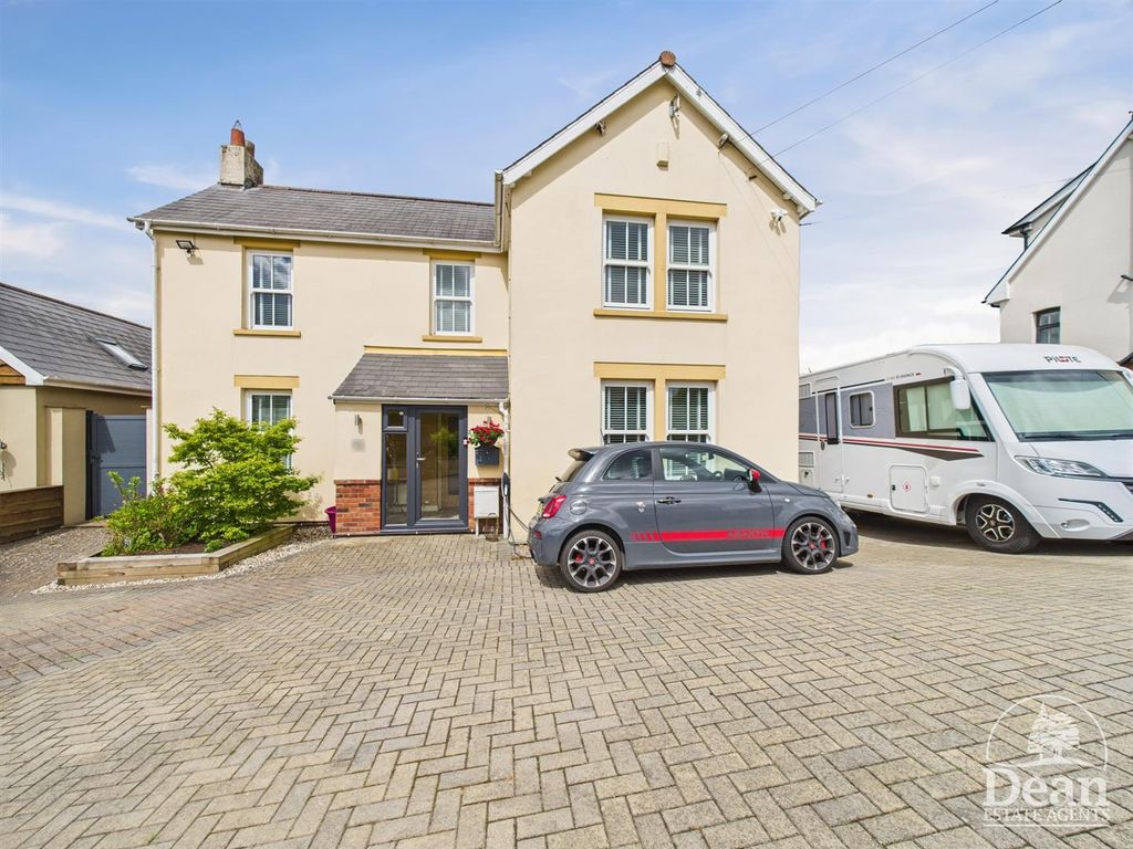 Property photo 1 of 41