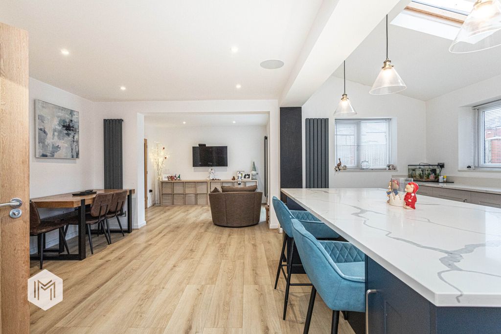 Property photo 3 of 30 Picture No. 12