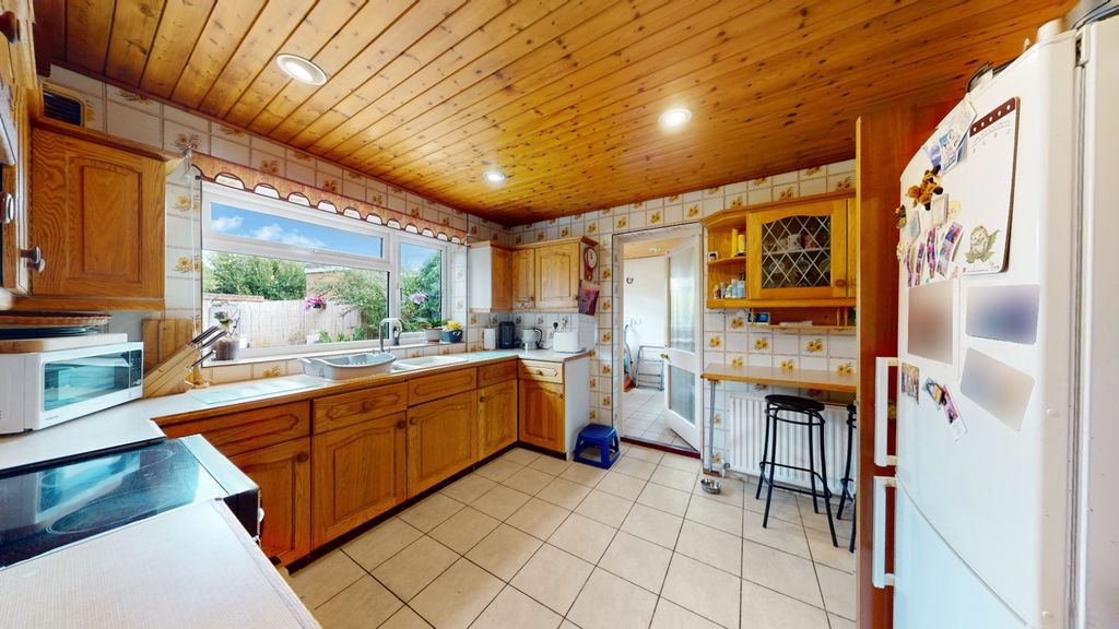 Property photo 3 of 15 5370153