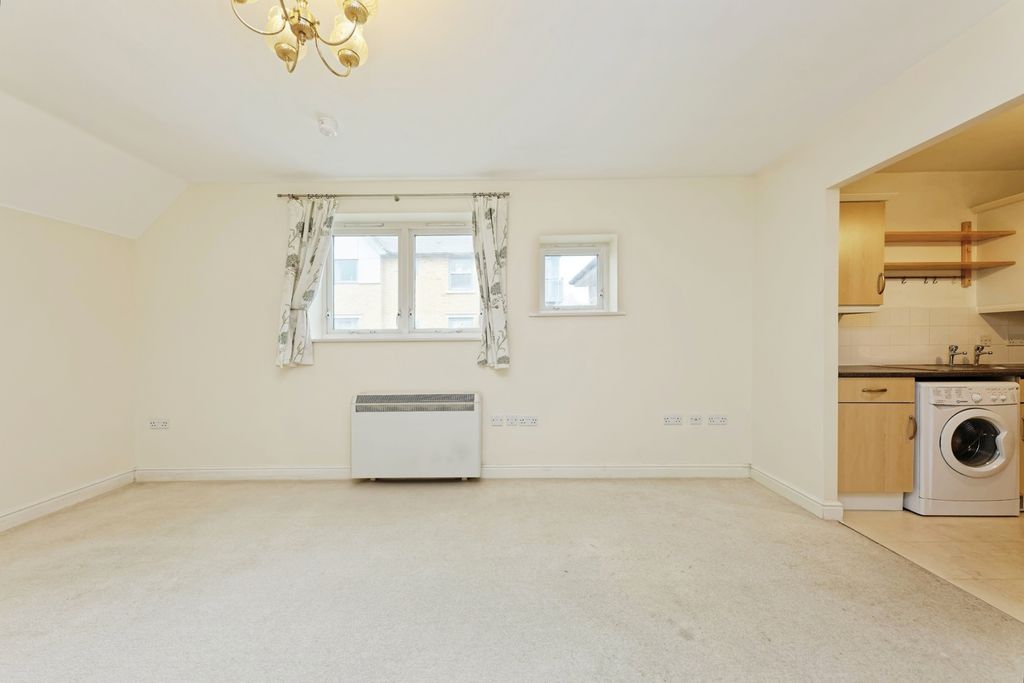 Property photo 2 of 17 Photo