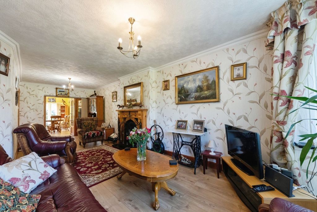 Property photo 3 of 15 Pbox-Img.Jpg