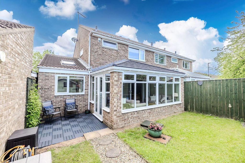 Property photo 3 of 31 Rear Garden