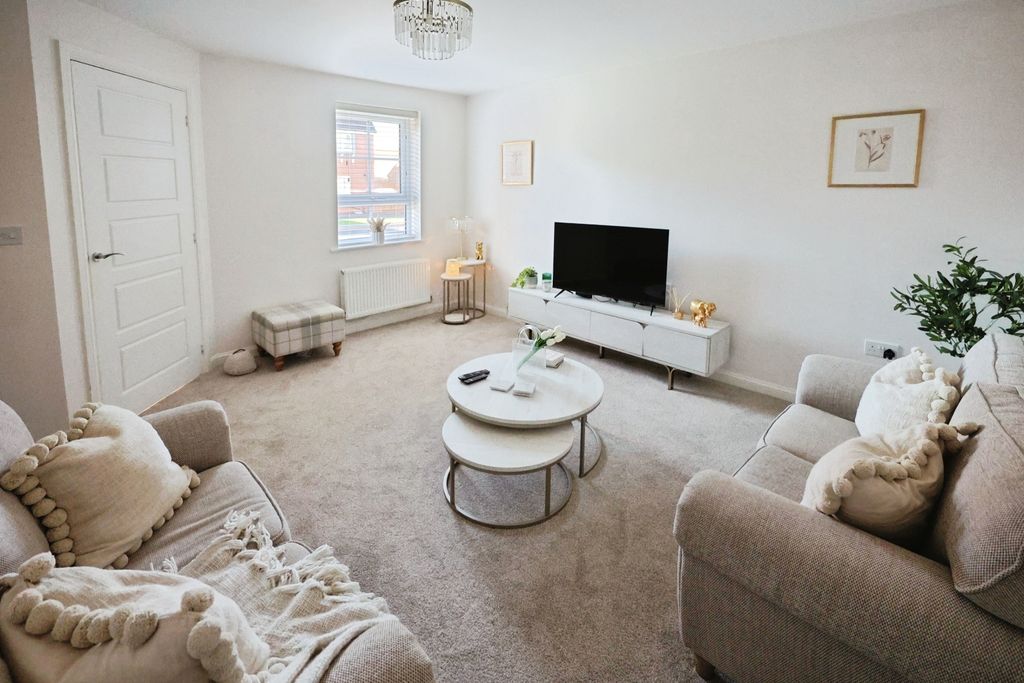 Property photo 2 of 11 Pbox-Img.Jpg