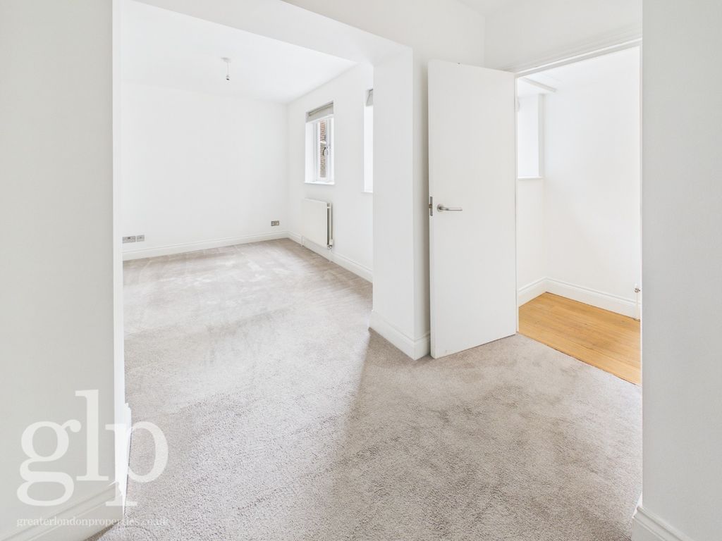 Property photo 2 of 18 3771453