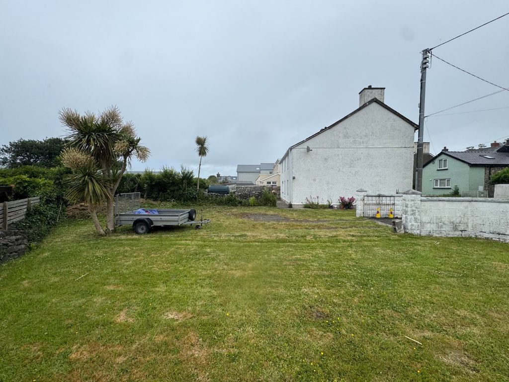 Property photo 2 of 37