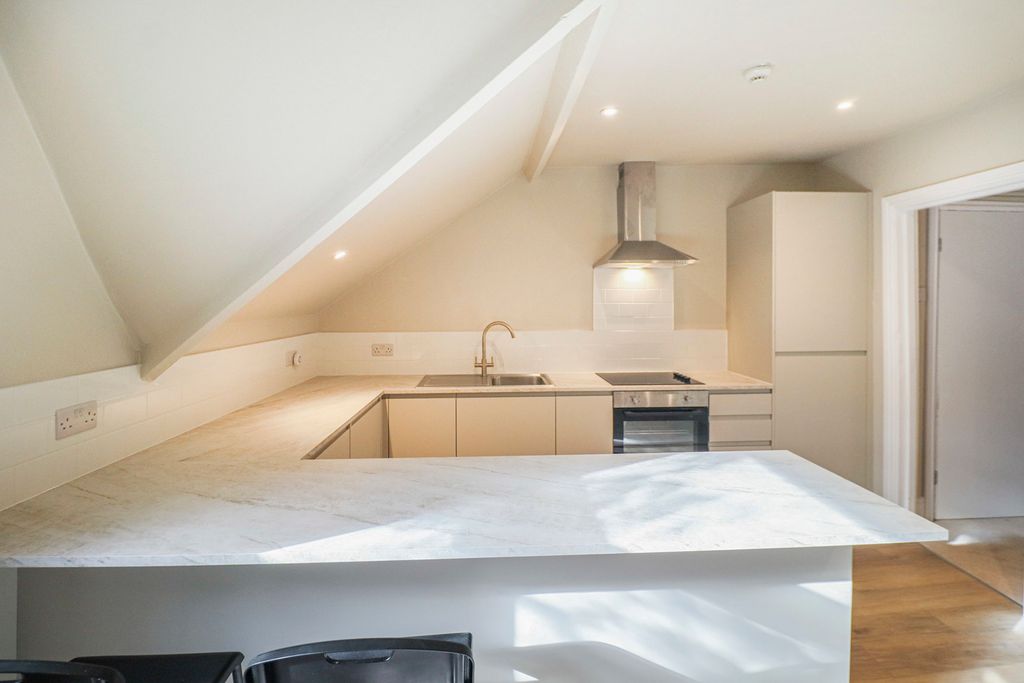 Property photo 3 of 10 Pbox-Img.Jpg