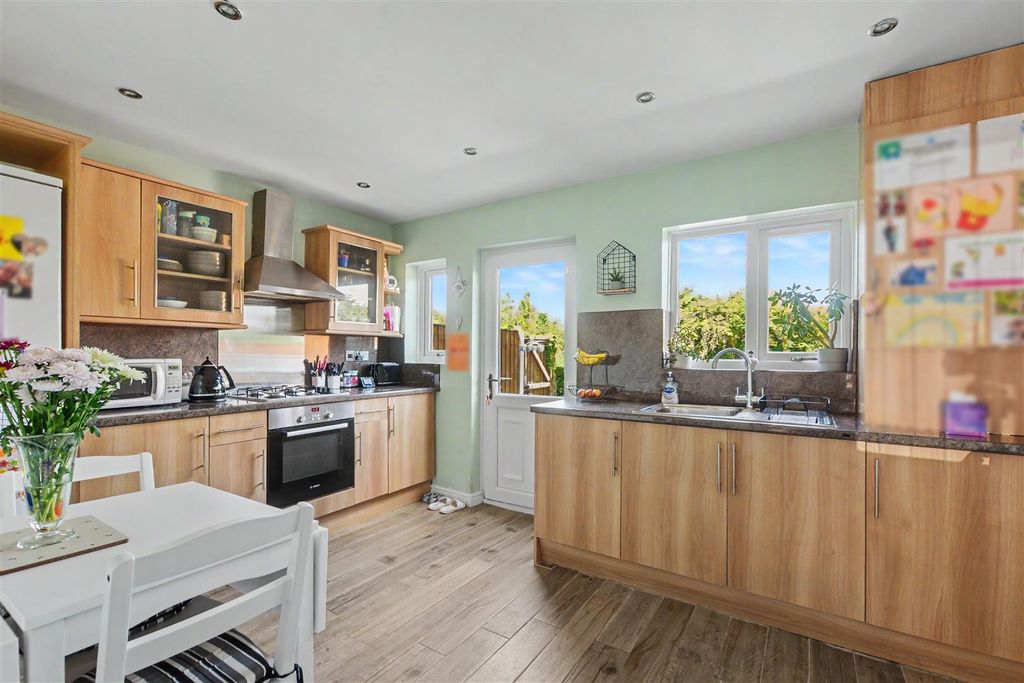 Property photo 3 of 14 Kitchen Diner_1.Jpeg