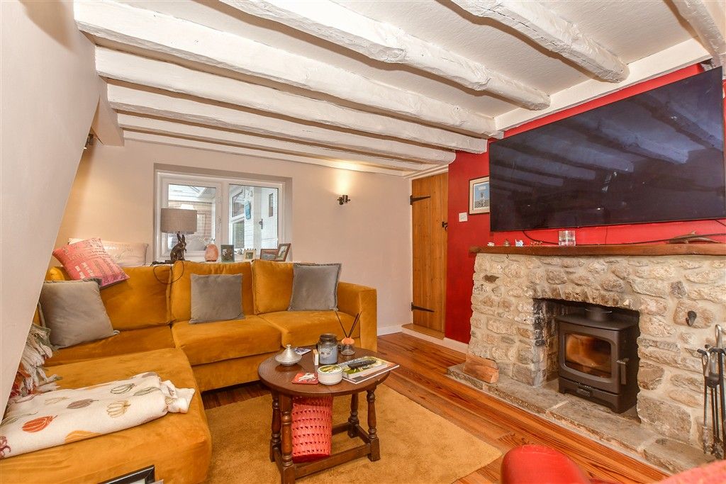 Property photo 3 of 12 Lounge