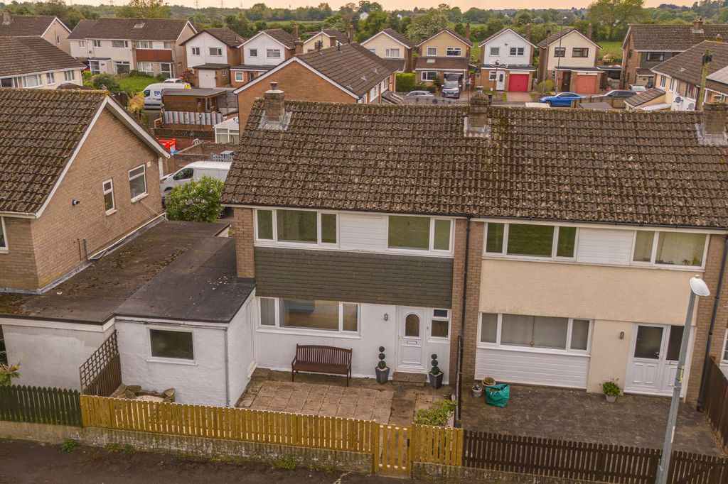 Property photo 1 of 33