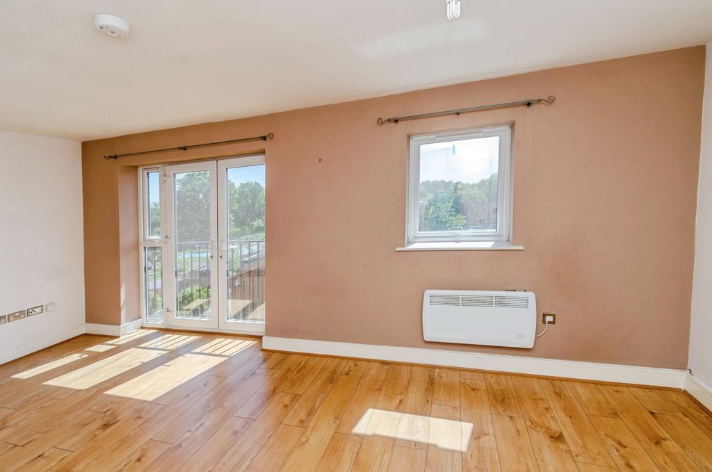 Property photo 2 of 17 Photo