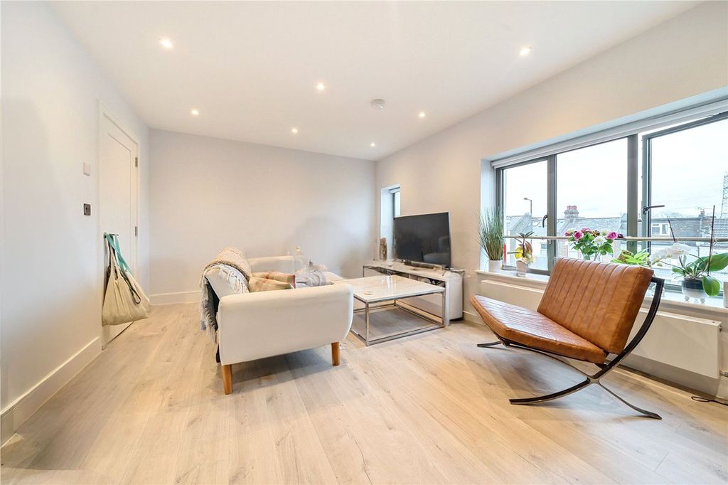 Property photo 1 of 8