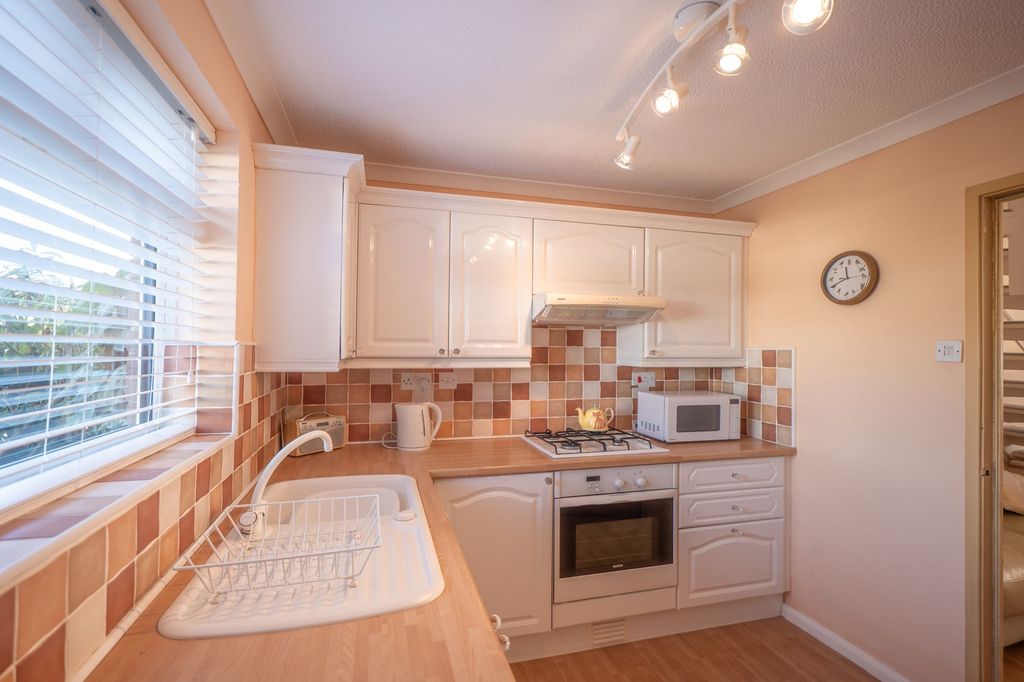 Property photo 2 of 8