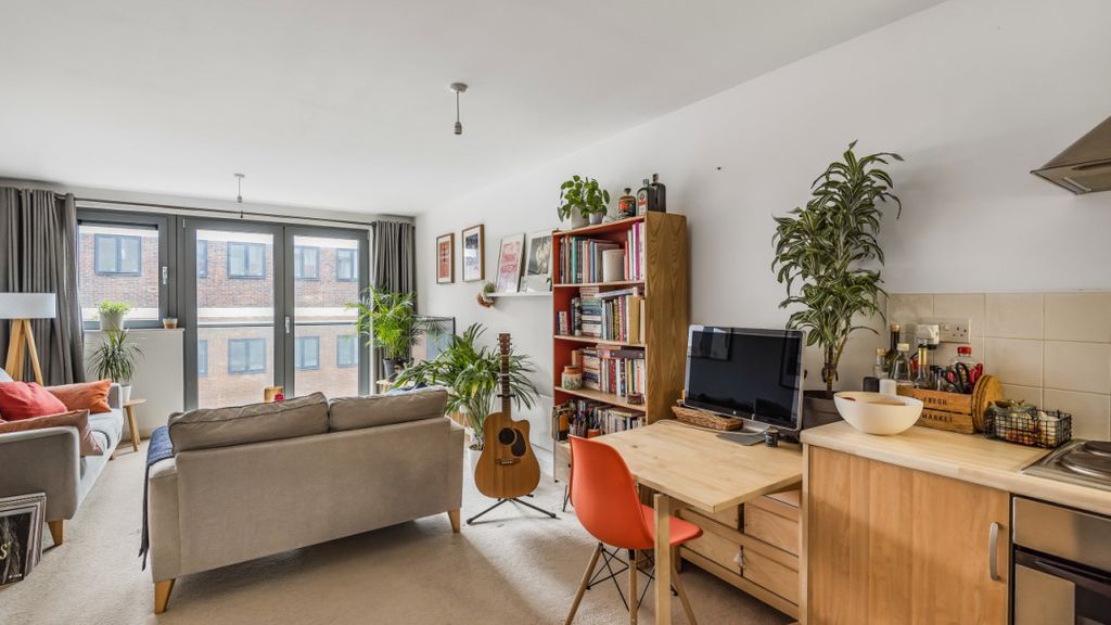 Property photo 3 of 12