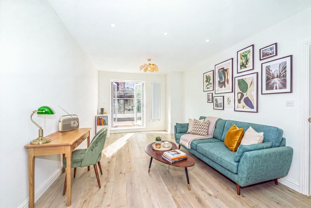 Property photo 1 of 7 Kilburn High Road 183B-017 Lr.Jpg