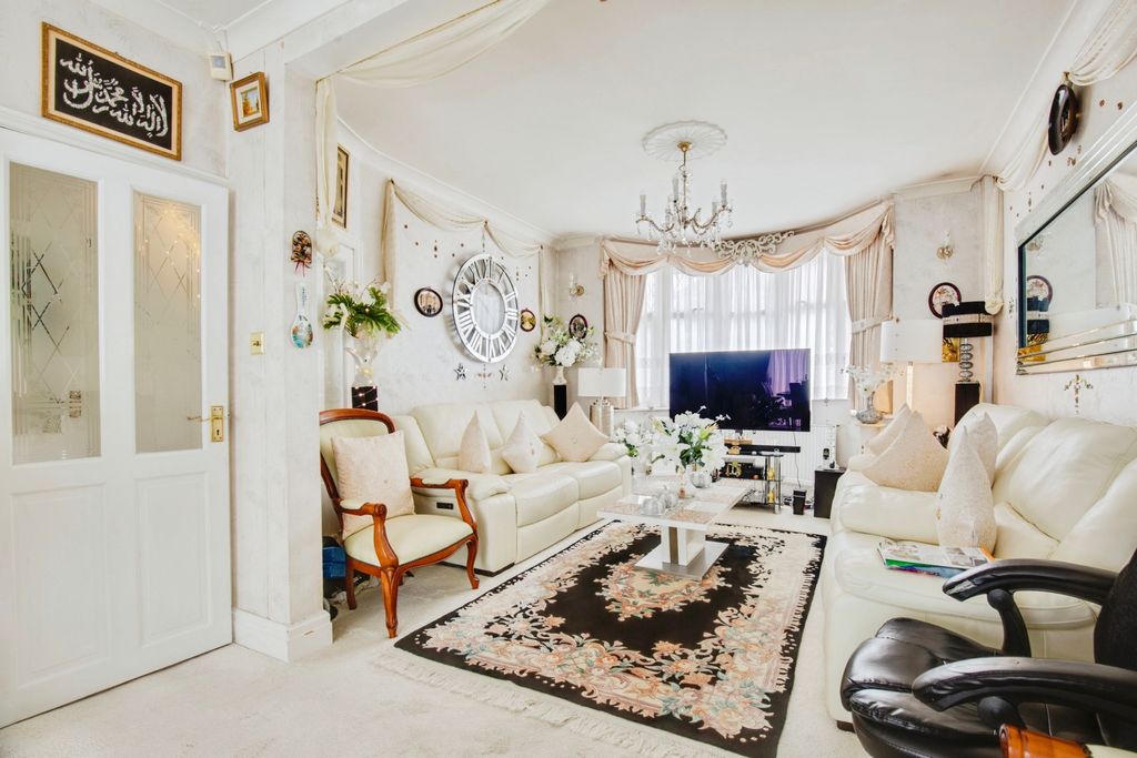 Property photo 2 of 20 842A8132Hdr