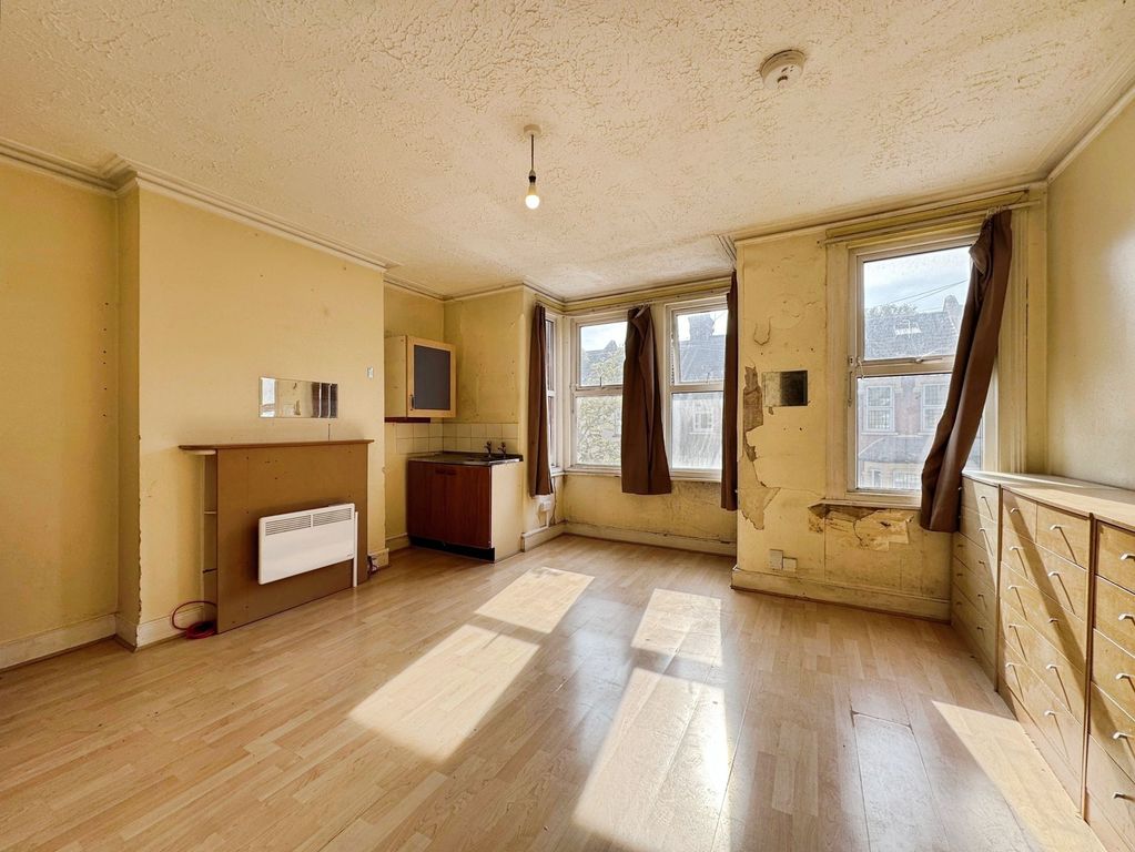 Property photo 2 of 15 Room