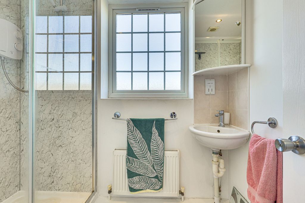 Additional image 30 of 6 bed detached house for saleChestwood Close, Billericay CM12