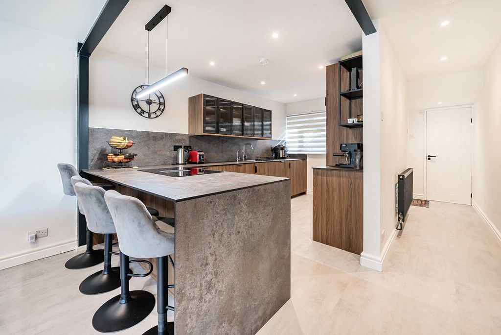 Property photo 2 of 18 Picture 2