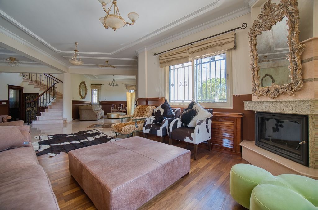 Property photo 3 of 42