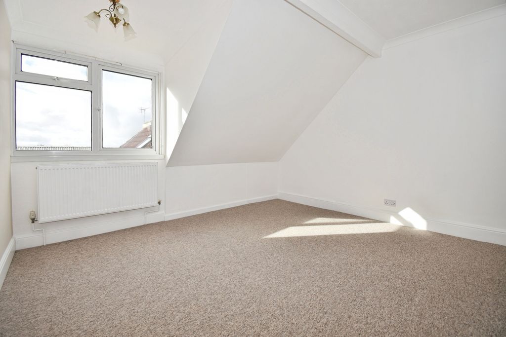 Property photo 2 of 5 Living Room