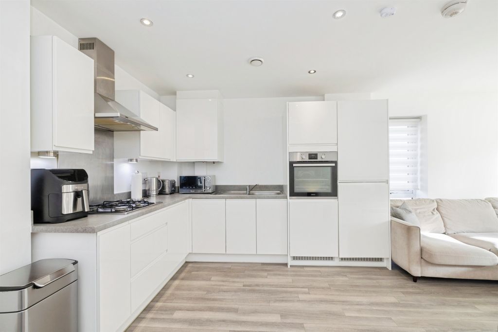 Property photo 3 of 21