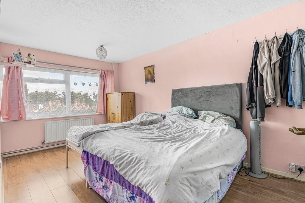 Property photo 3 of 21 Bedroom