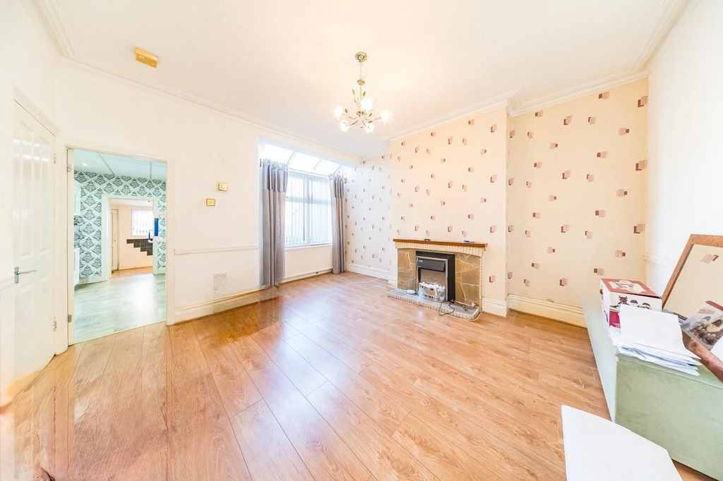 Property photo 3 of 17 2.Jpg