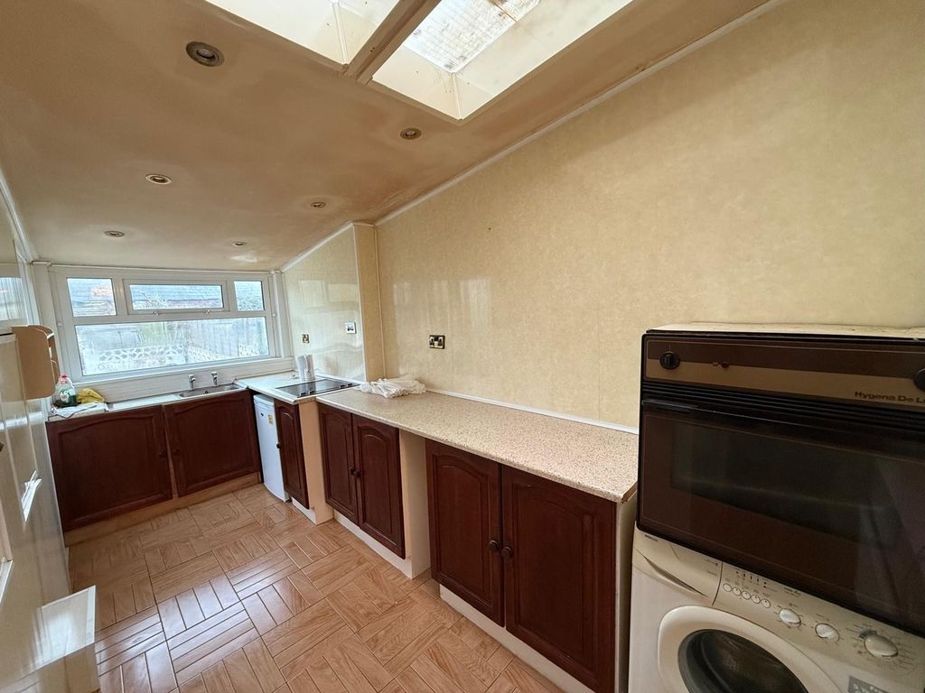 Property photo 3 of 14 ***