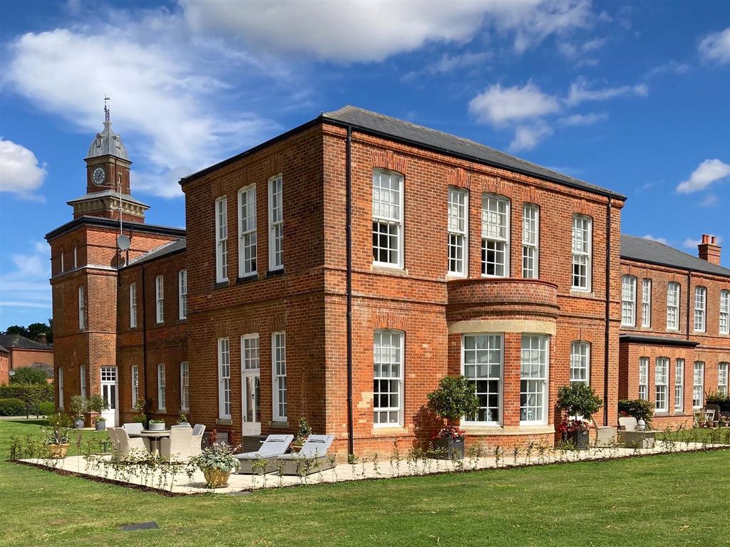 Property photo 1 of 26 External