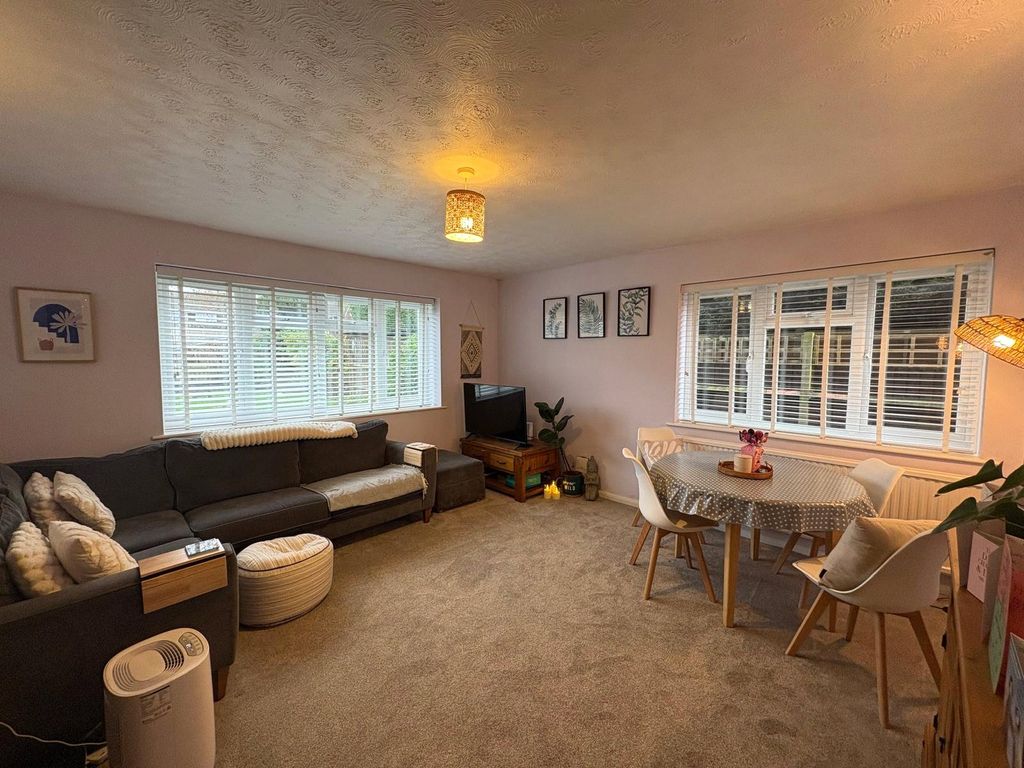 Property photo 2 of 20 Picture No. 29