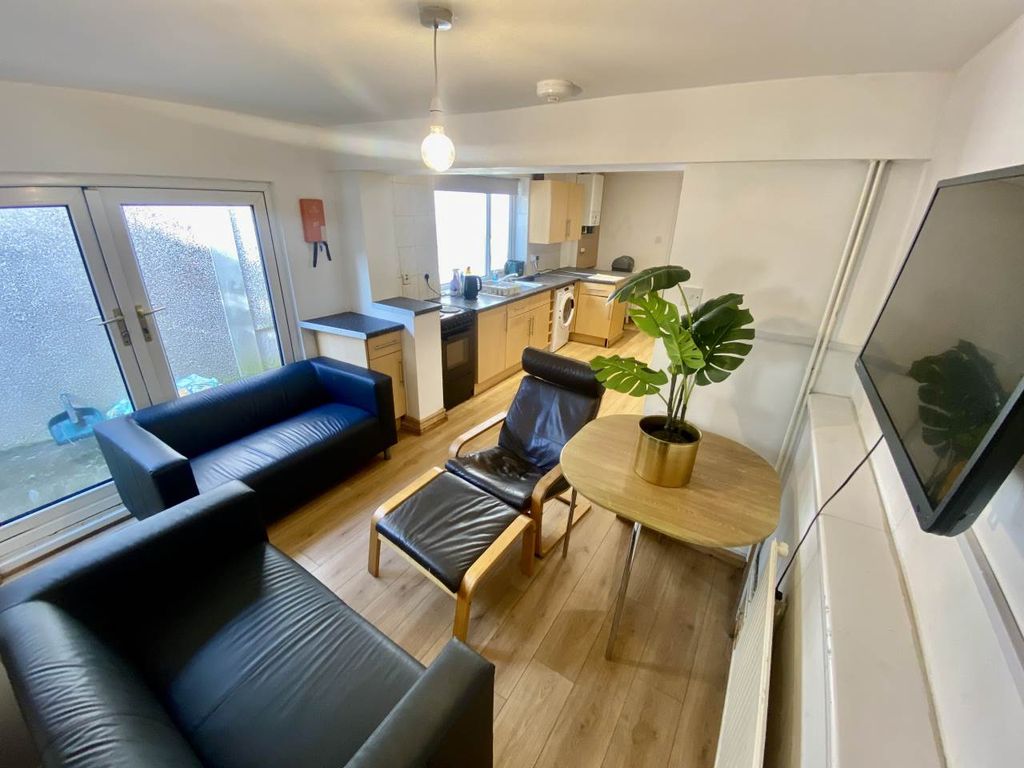 Property photo 2 of 17 Img_7911