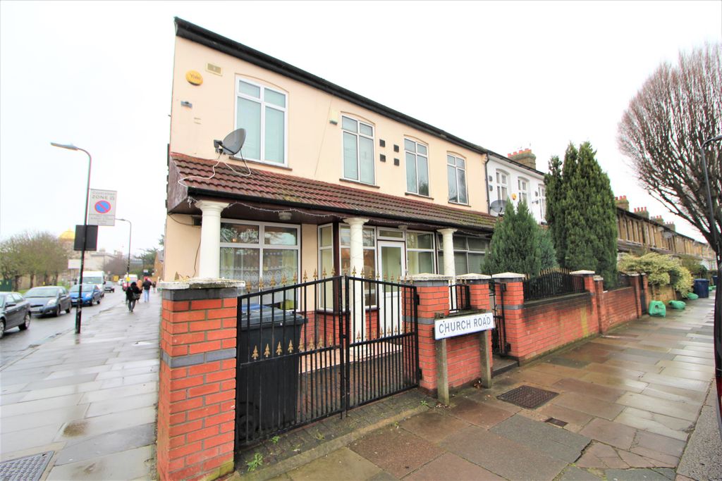 Property photo 1 of 2
